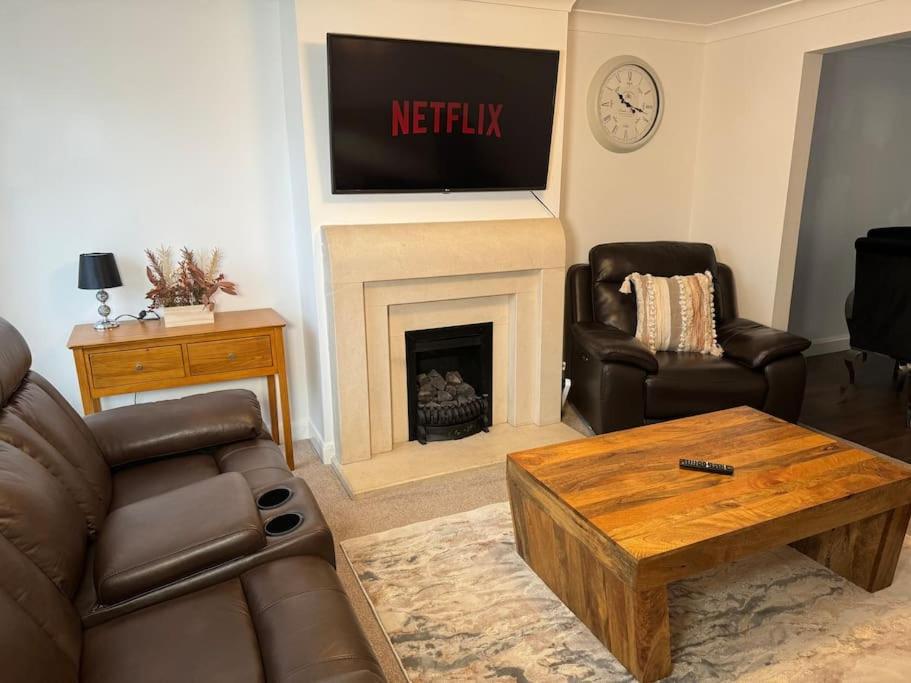 Cosy 3br Modern Holiday home